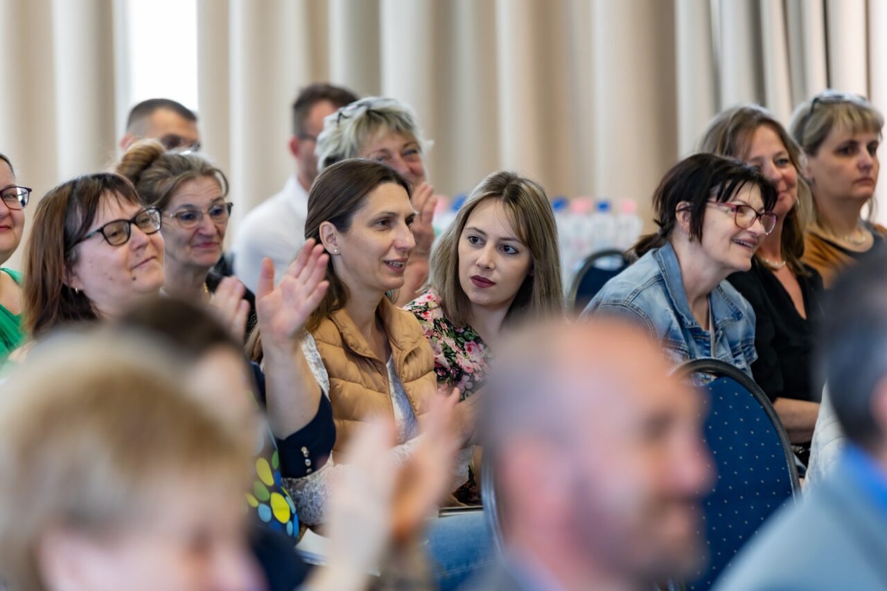Szakmai konferencia - „Százszor megmondtam!?" 11 Szakmai konferencia - „Százszor megmondtam!?" 11
