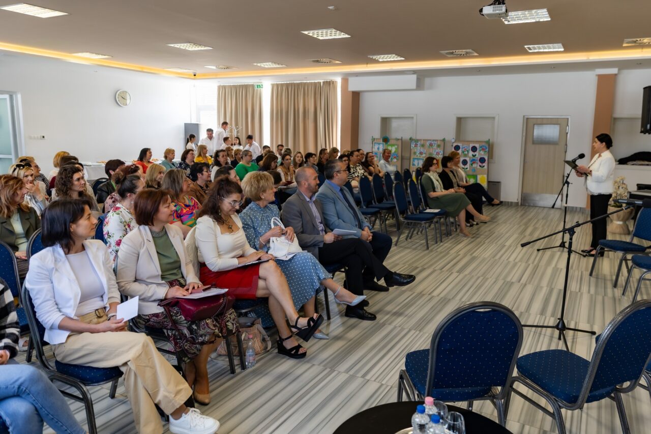 Szakmai konferencia - „Százszor megmondtam!?" 3 Szakmai konferencia - „Százszor megmondtam!?" 3