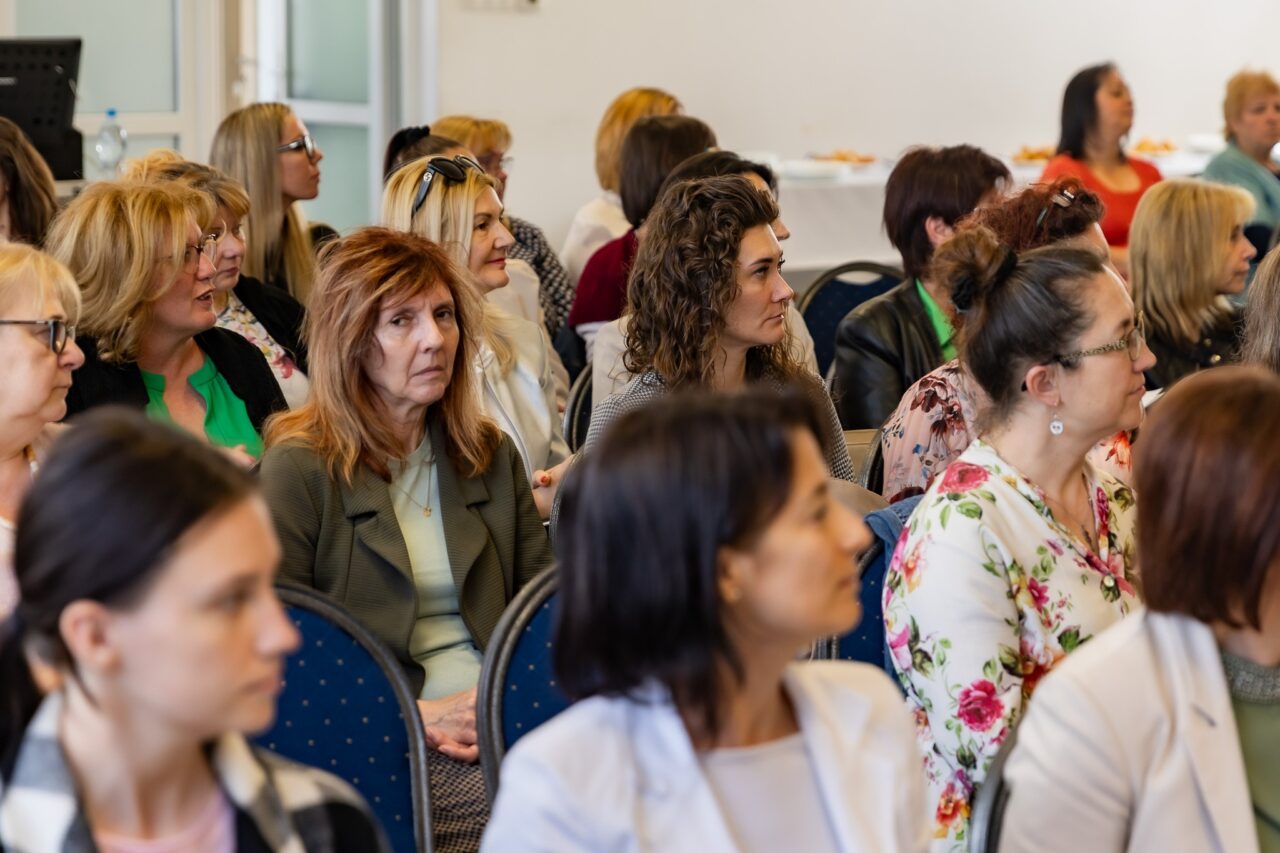 Szakmai konferencia - „Százszor megmondtam!?" 4 Szakmai konferencia - „Százszor megmondtam!?" 4