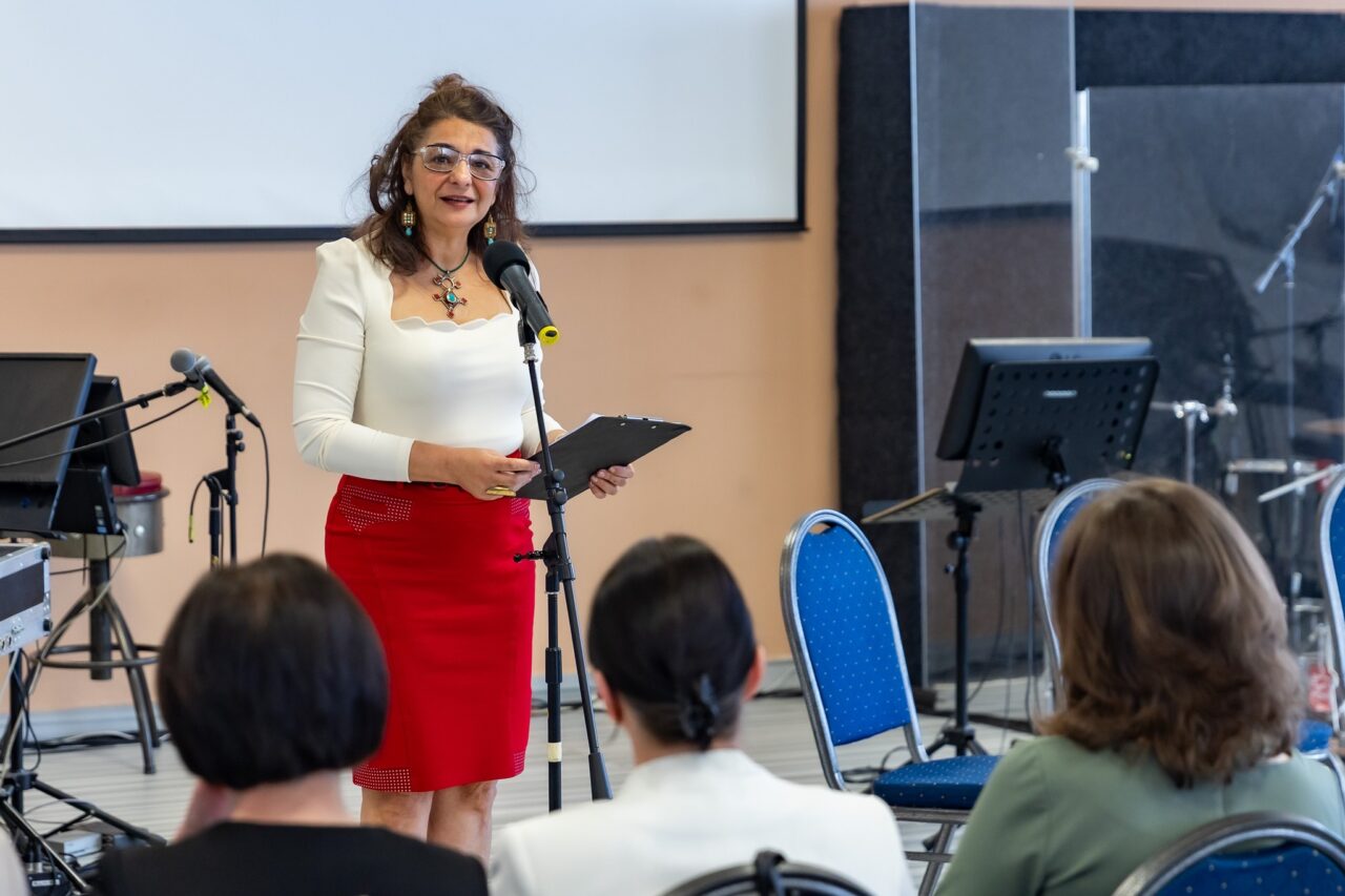 Szakmai konferencia - „Százszor megmondtam!?" 6 Szakmai konferencia - „Százszor megmondtam!?" 6