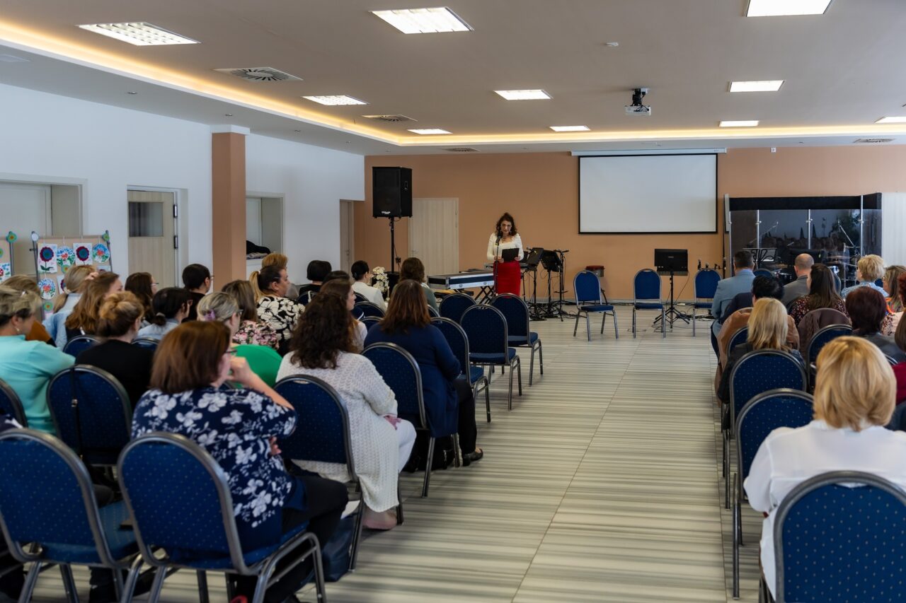 Szakmai konferencia - „Százszor megmondtam!?" 7 Szakmai konferencia - „Százszor megmondtam!?" 7
