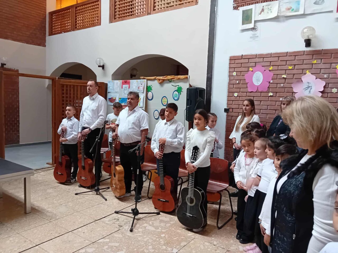 Október 23-ra emlékeztünk 8 Október 23-ra emlékeztünk 8