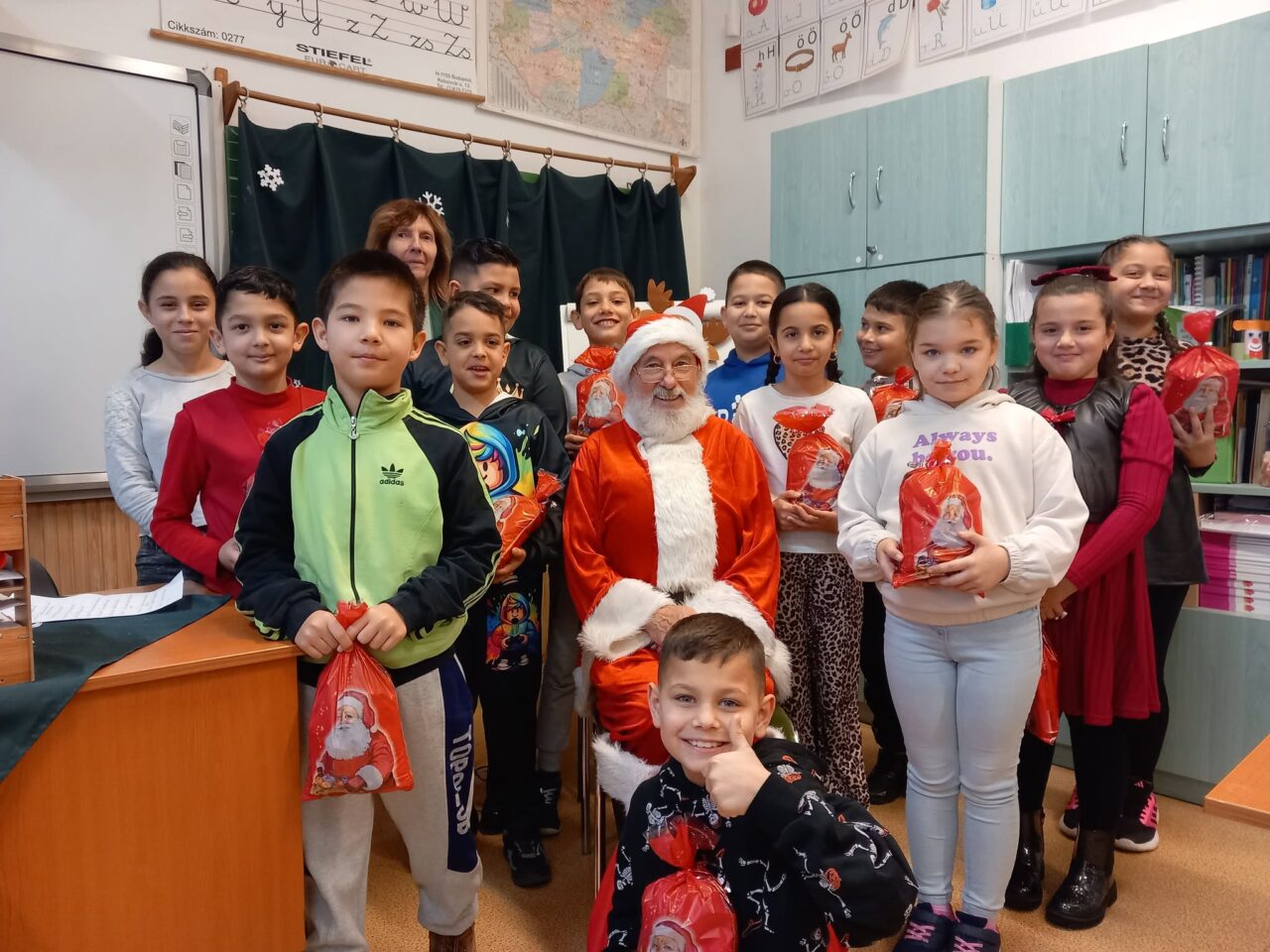Mindenkit meglátogatott a Mikulás 3