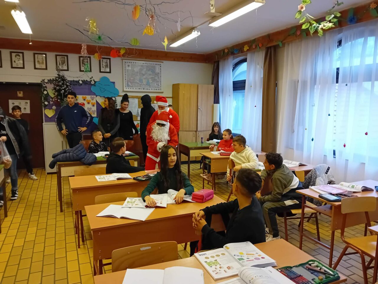 Mindenkit meglátogatott a Mikulás 9