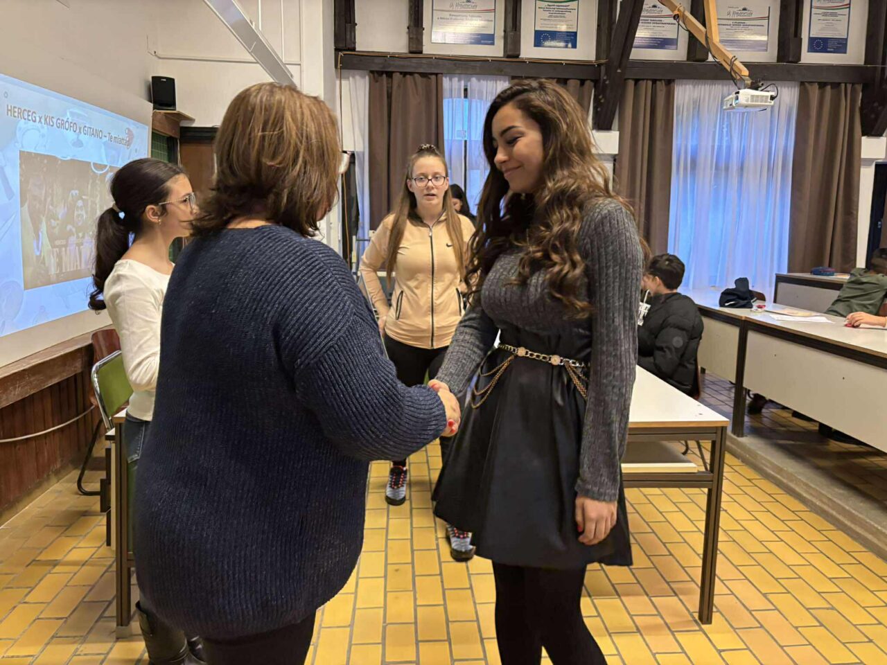 Zsánesz románesz? - roma projektdélután 14 Zsánesz románesz? - roma projektdélután 14