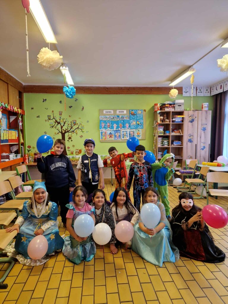 Télbúcsúztató... 13 Télbúcsúztató... 13