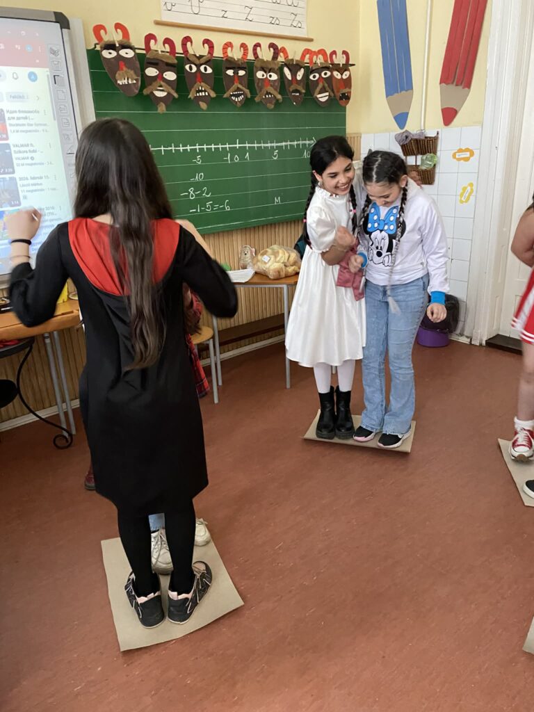 Télbúcsúztató... 24 Télbúcsúztató... 24