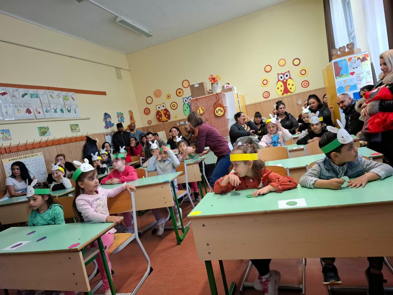 Iskolába hívogató - teltházzal! ... Beiratkozás csütörtökön és pénteken! 12