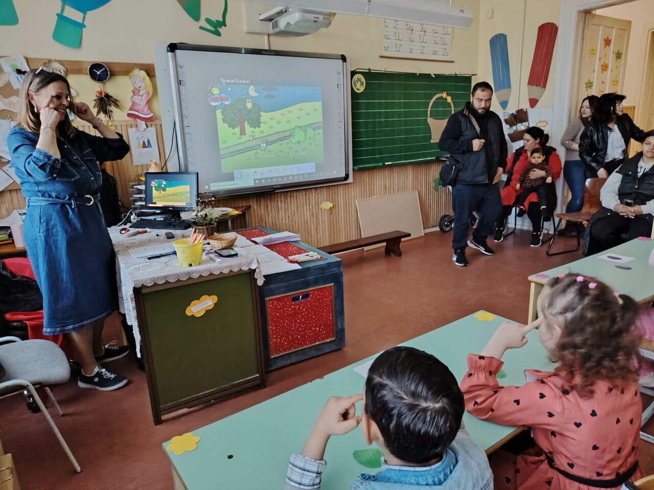 Iskolába hívogató - teltházzal! ... Beiratkozás csütörtökön és pénteken! 7