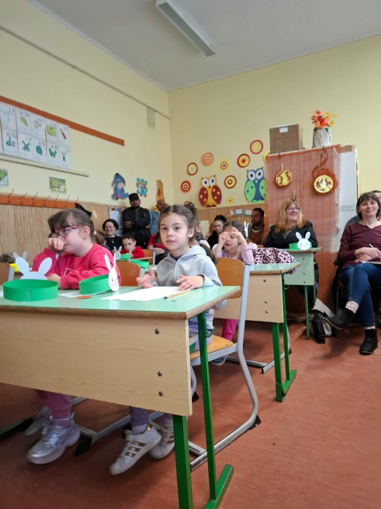 Iskolába hívogató - teltházzal! ... Beiratkozás csütörtökön és pénteken! 13