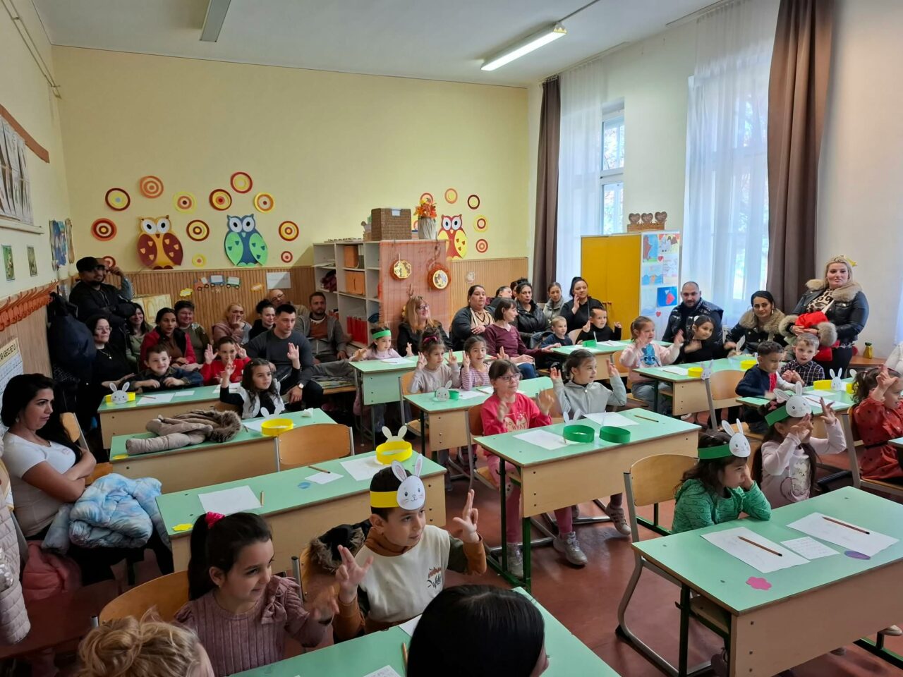 Iskolába hívogató - teltházzal! ... Beiratkozás csütörtökön és pénteken! 16